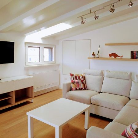 Cairoli7Novate-Mansarda Apartment โนวาเตมิลาเนเซ ภายนอก รูปภาพ